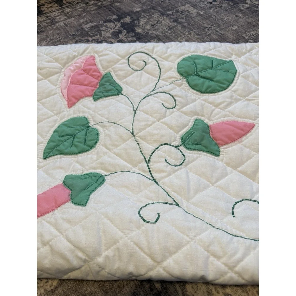 VTG Pair of Hand Appliqued/Embroidered Floral Standard‎ Pillow Shams